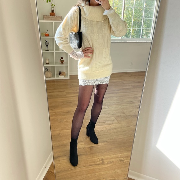 Lambswool and angora rabbit hair long sleeve cream knit sweater fold over collar - Picture 13 of 14